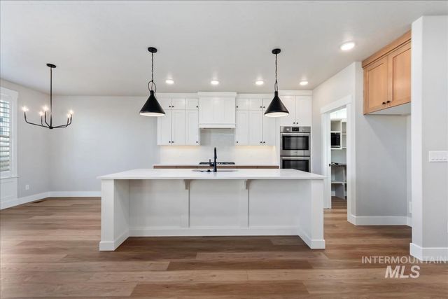 2210 N Buhrstone Ave, Eagle, ID 83616