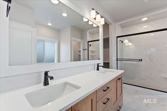 2210 N Buhrstone Ave, Eagle, ID 83616