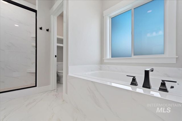 2210 N Buhrstone Ave, Eagle, ID 83616