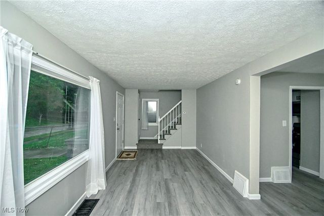 542 Montgomery Street, Akron, OH 44305