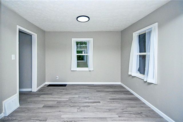 542 Montgomery Street, Akron, OH 44305