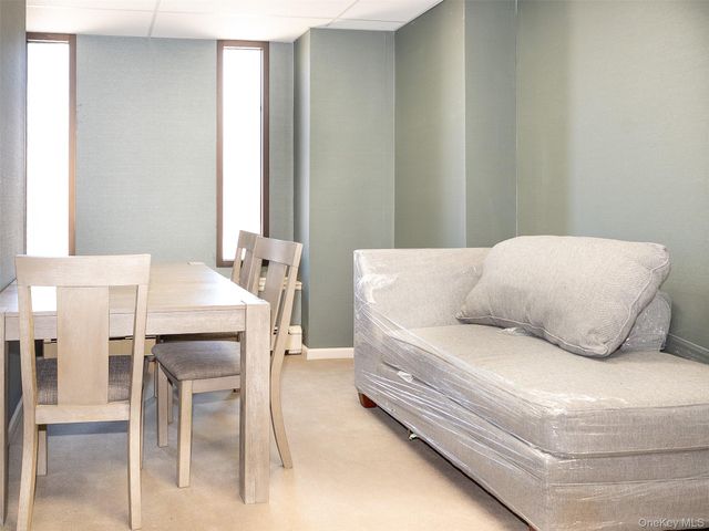 215 Willis Avenue 1st Fl, Mineola, NY 11501