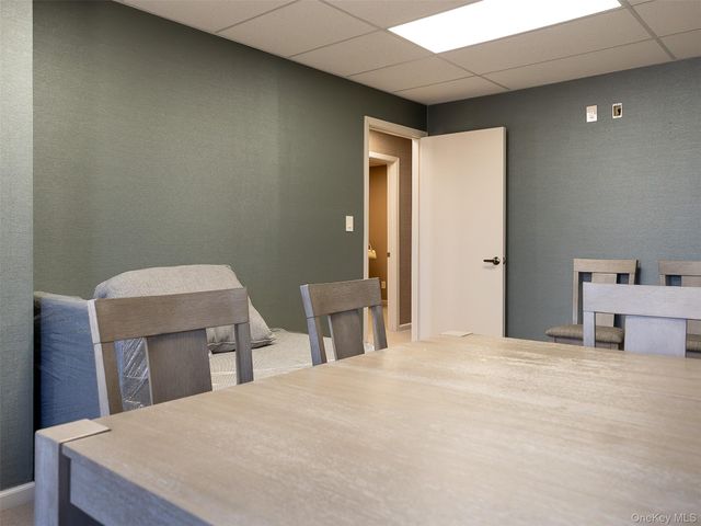 215 Willis Avenue 1st Fl, Mineola, NY 11501