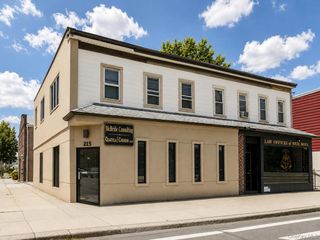 215 Willis Avenue 1st Fl, Mineola, NY 11501