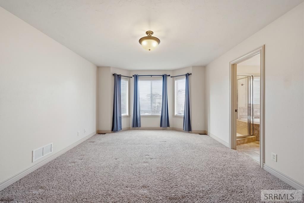 Image 10 of property listing at 614 Eaglewood Drive, Rexburg, ID 83440