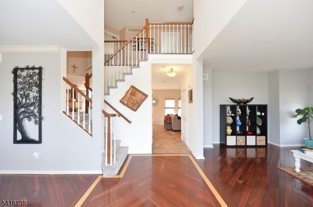 21 Split Rock Rd, North Haledon Boro, NJ 07508