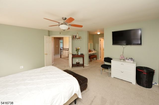 21 Split Rock Rd, North Haledon Boro, NJ 07508