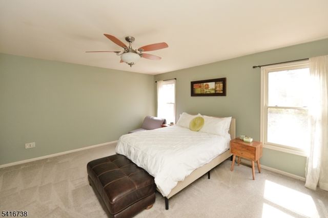 21 Split Rock Rd, North Haledon Boro, NJ 07508