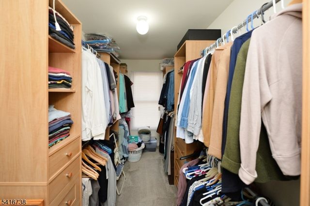 21 Split Rock Rd, North Haledon Boro, NJ 07508