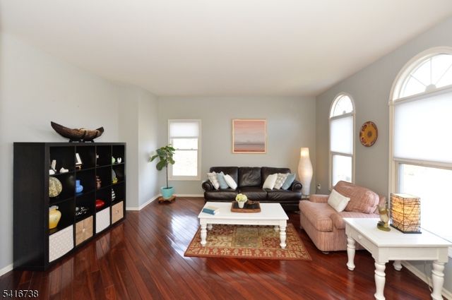 21 Split Rock Rd, North Haledon Boro, NJ 07508