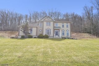21 Split Rock Rd, North Haledon Boro, NJ 07508