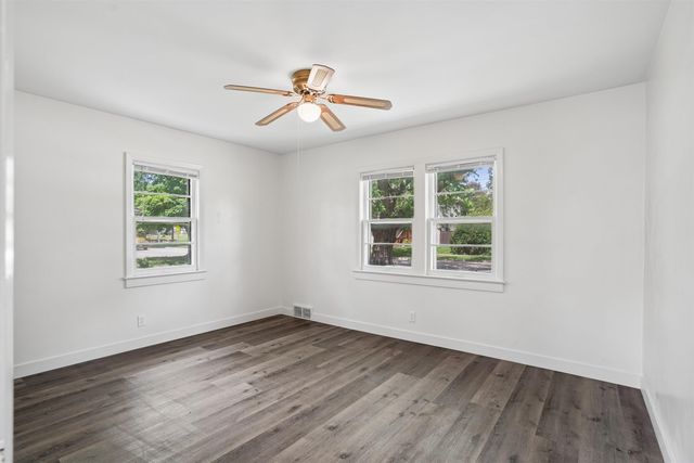 716 W 18th Street, Cedar Falls, IA 50613