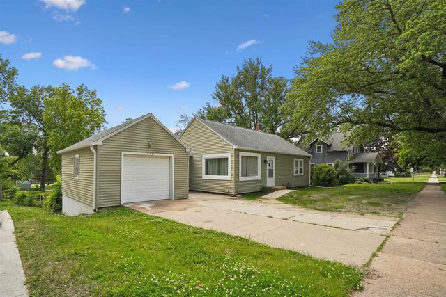 716 W 18th Street, Cedar Falls, IA 50613