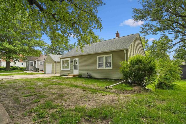 716 W 18th Street, Cedar Falls, IA 50613