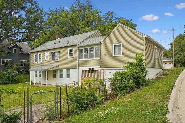 716 W 18th Street, Cedar Falls, IA 50613