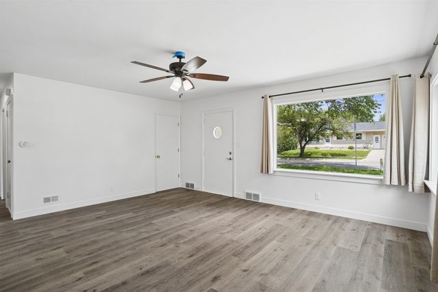 716 W 18th Street, Cedar Falls, IA 50613