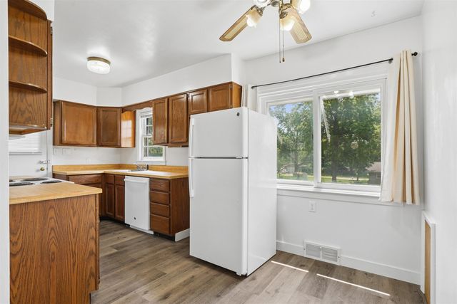 716 W 18th Street, Cedar Falls, IA 50613