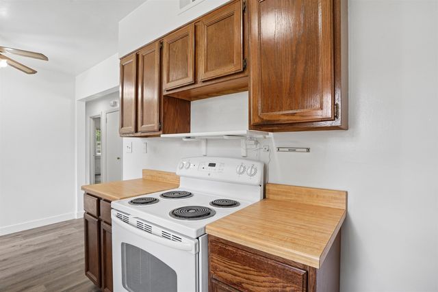 716 W 18th Street, Cedar Falls, IA 50613