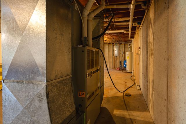 5506 County Road 9100, West Plains, MO 65775