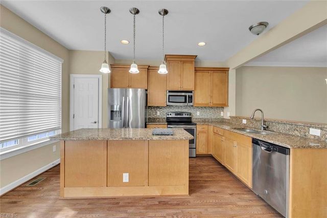 112 Peyton Randolph DR, Yorktown, VA 23692