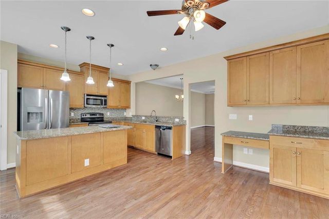 112 Peyton Randolph DR, Yorktown, VA 23692