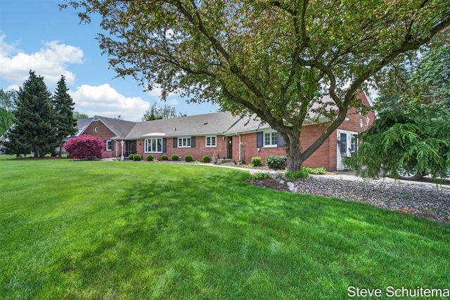 3109 S Bluff Court, Hudsonville, MI 49426
