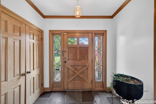 3109 S Bluff Court, Hudsonville, MI 49426