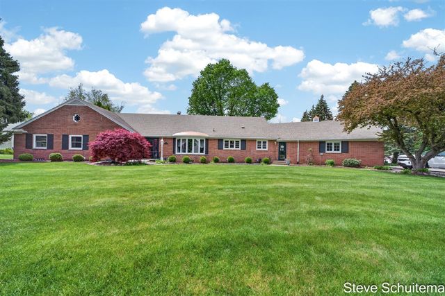 3109 S Bluff Court, Hudsonville, MI 49426