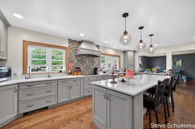 3109 S Bluff Court, Hudsonville, MI 49426
