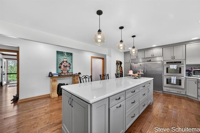 3109 S Bluff Court, Hudsonville, MI 49426