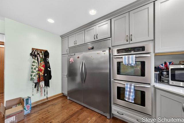 3109 S Bluff Court, Hudsonville, MI 49426
