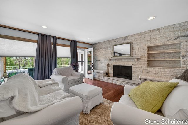 3109 S Bluff Court, Hudsonville, MI 49426