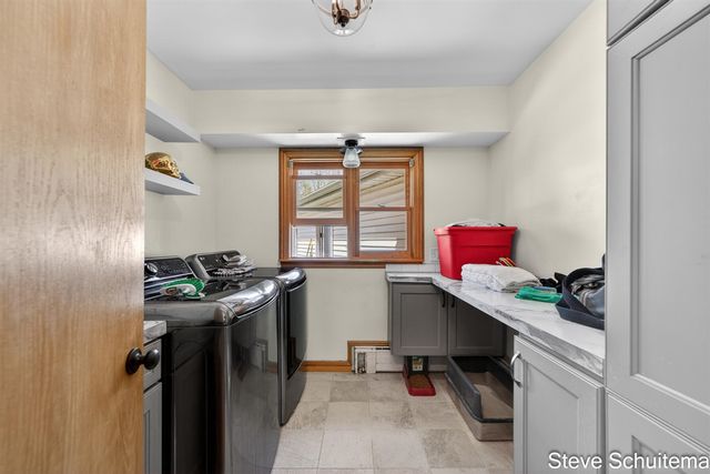 3109 S Bluff Court, Hudsonville, MI 49426