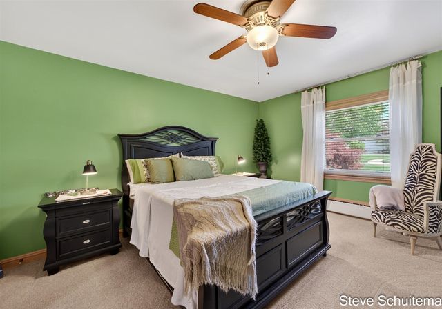 3109 S Bluff Court, Hudsonville, MI 49426