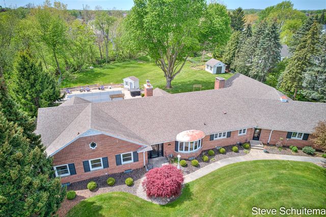 3109 S Bluff Court, Hudsonville, MI 49426