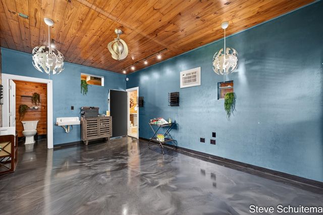 3109 S Bluff Court, Hudsonville, MI 49426