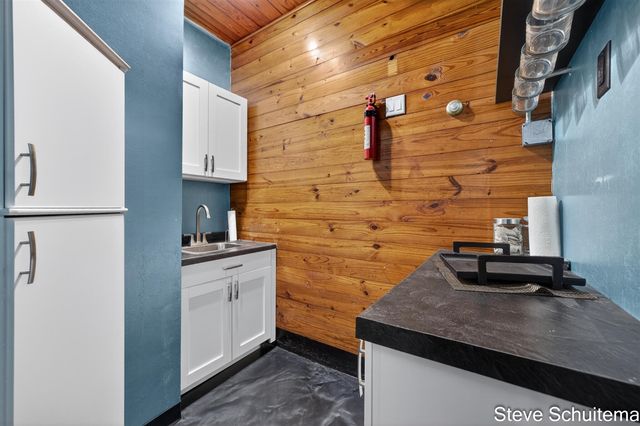 3109 S Bluff Court, Hudsonville, MI 49426