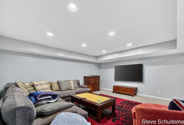3109 S Bluff Court, Hudsonville, MI 49426