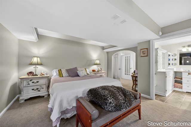 3109 S Bluff Court, Hudsonville, MI 49426