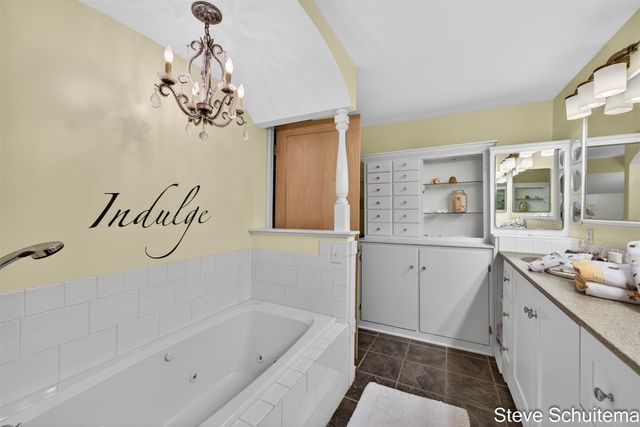 3109 S Bluff Court, Hudsonville, MI 49426