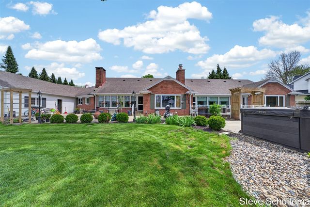 3109 S Bluff Court, Hudsonville, MI 49426