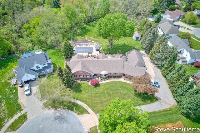 3109 S Bluff Court, Hudsonville, MI 49426
