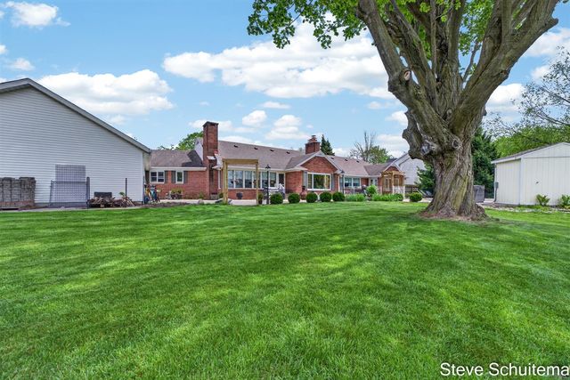 3109 S Bluff Court, Hudsonville, MI 49426