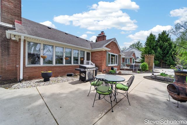 3109 S Bluff Court, Hudsonville, MI 49426