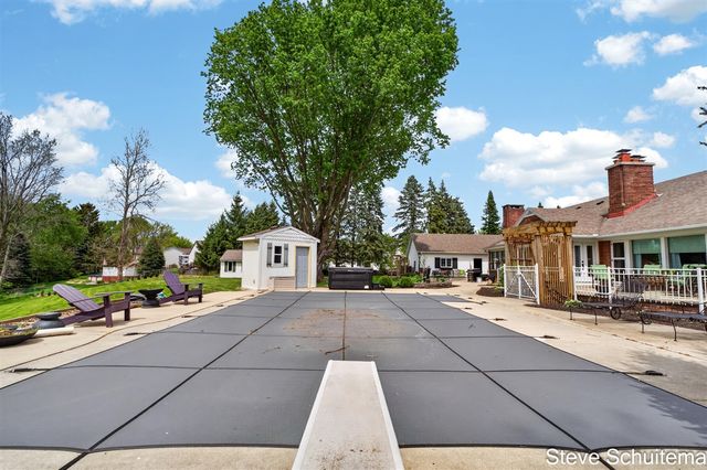 3109 S Bluff Court, Hudsonville, MI 49426