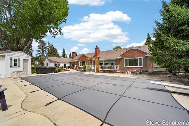 3109 S Bluff Court, Hudsonville, MI 49426
