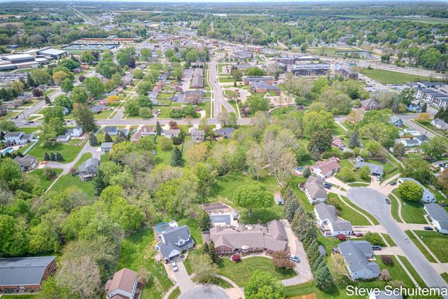 3109 S Bluff Court, Hudsonville, MI 49426