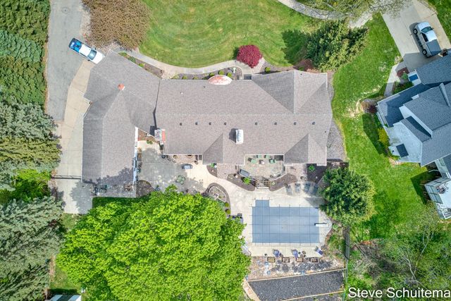 3109 S Bluff Court, Hudsonville, MI 49426