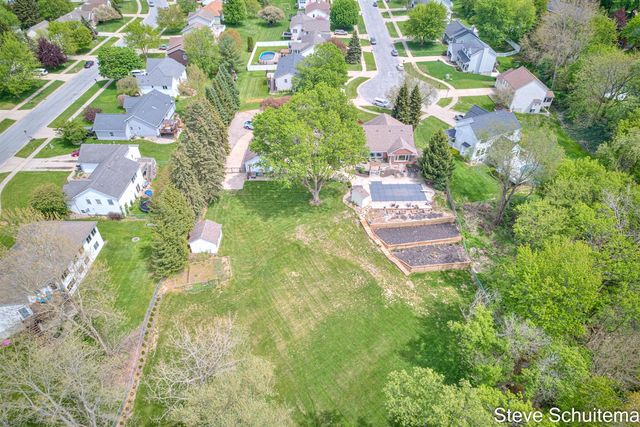 3109 S Bluff Court, Hudsonville, MI 49426