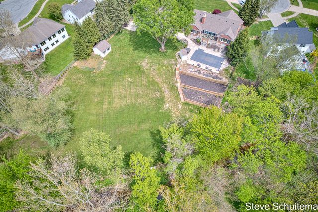 3109 S Bluff Court, Hudsonville, MI 49426